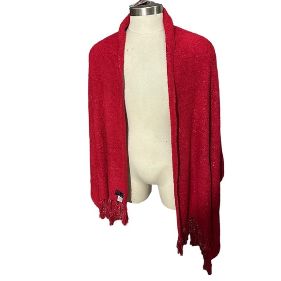 Aegean Apparel 2 Piece Cozy Set Red Silver Plush Blanket Wrap & Socks 25x80” NWT - Picture 3 of 16